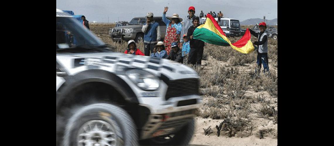 Monsieur Dakar fue seguido hoy por el espaÃ±ol Carlos Sainz a 17 segundos y por el saudÃ­ Yazeed Alrajhi 