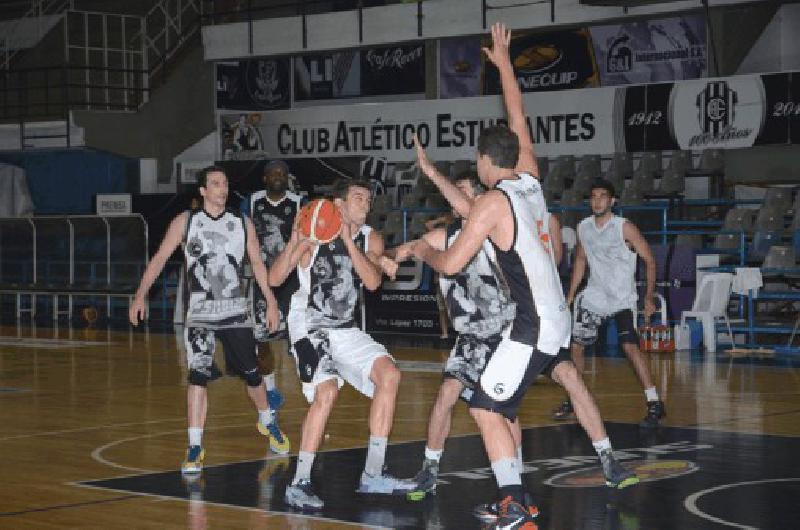 Estudiantes se entrenÃ³ ayer a la tarde y hoy buscarÃ volver al triunfo ante Petrolero Argentino 