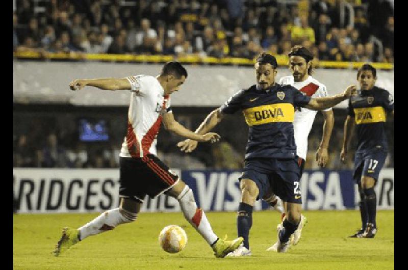 Dani Stone Osvaldo volverÃ a lucir la camiseta de Boca y estarÃ en la ofensiva con Carlos Tevez 