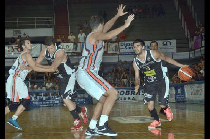 Estudiantes derrotÃ³ en su Ãºltimo juego como local a Petrolero Argentino de Plaza Huincul por 98 a 88 