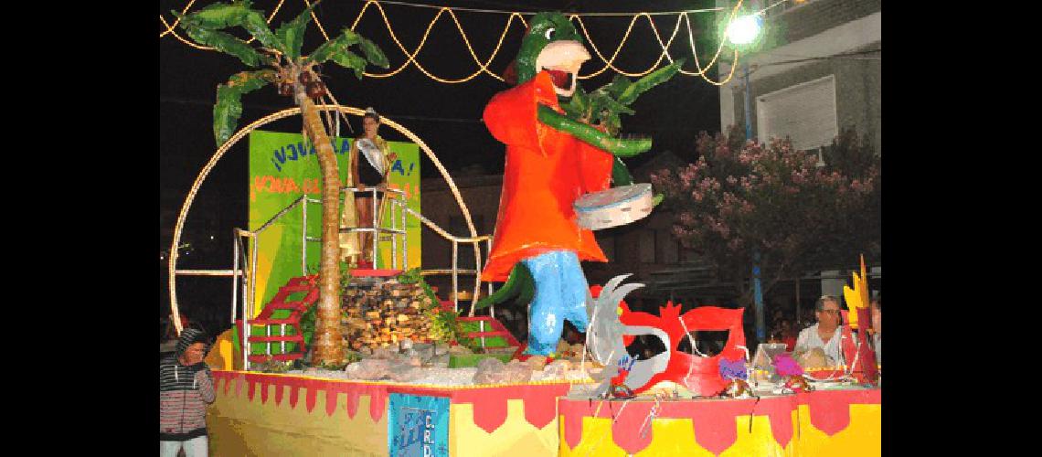 El Centro Recreativo y su carroza en el Carnaval 2016 