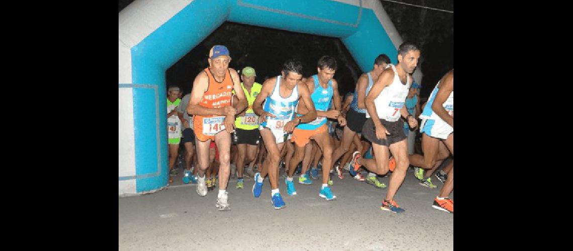 Un keniata triunfoacute en caballeros y podio femenino lapridense en la Maratoacuten Aniversario de La Madrid