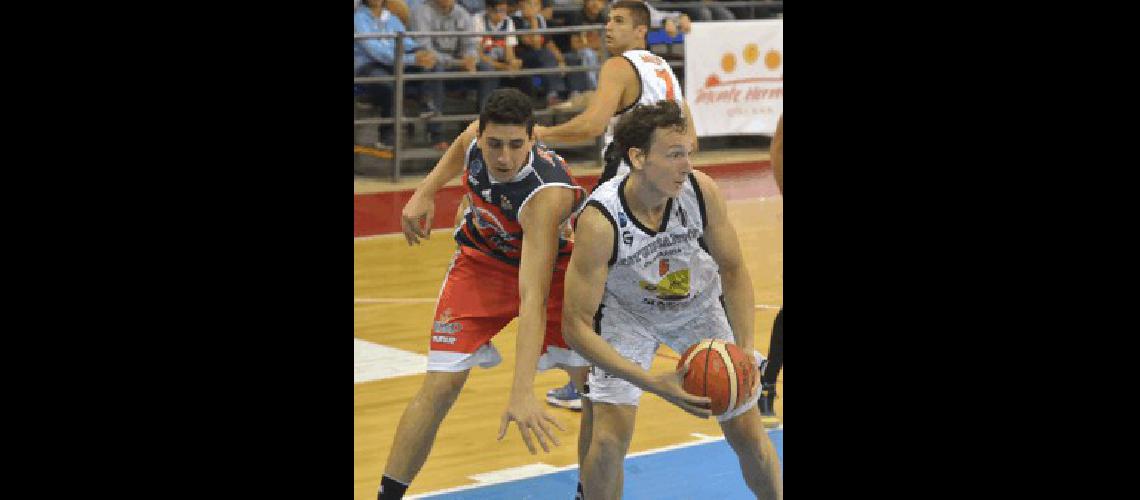 El ala pivote Sub 23 Pablo PÃ©rez debutÃ³ anoche con la camiseta de Estudiantes 