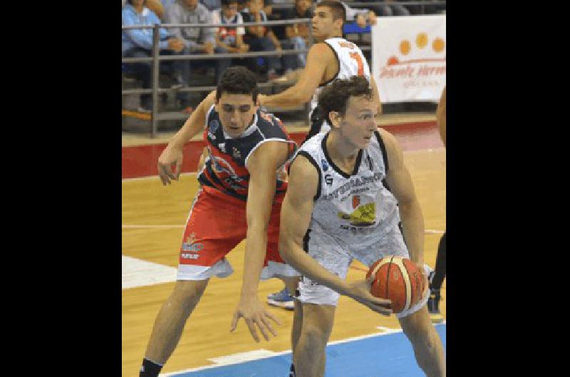 El ala pivote Sub 23 Pablo PÃ©rez debutÃ³ anoche con la camiseta de Estudiantes 