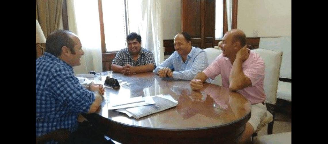 Con referentes locales del FR Pablo Garate se reuniÃ³ con el intendente Randazzo 