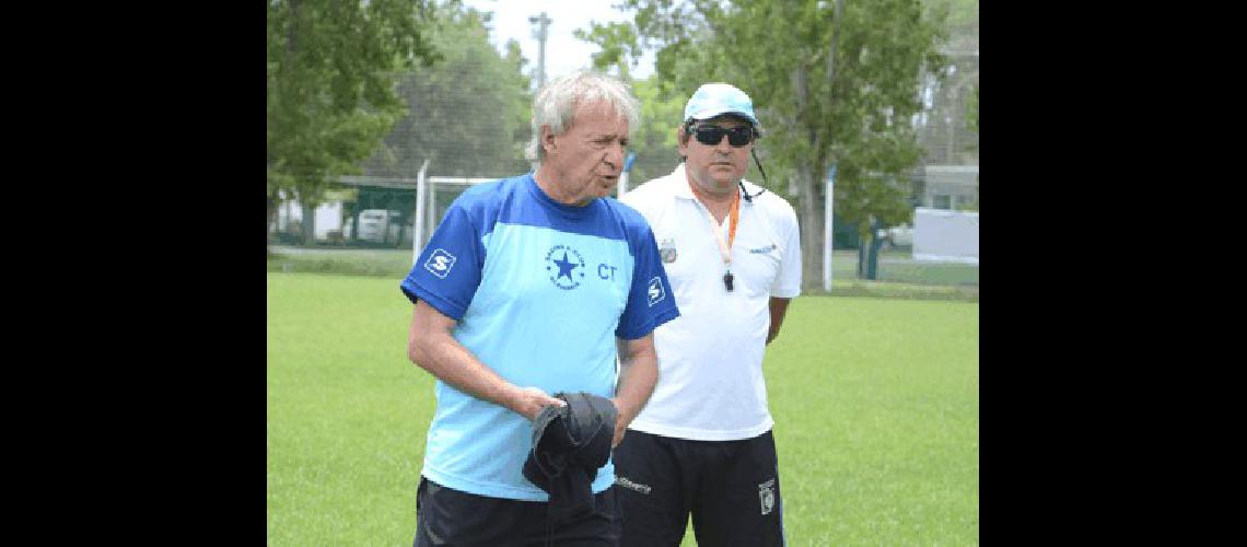 El cuerpo tÃ©cnico de Racing se prepara para el torneo local 