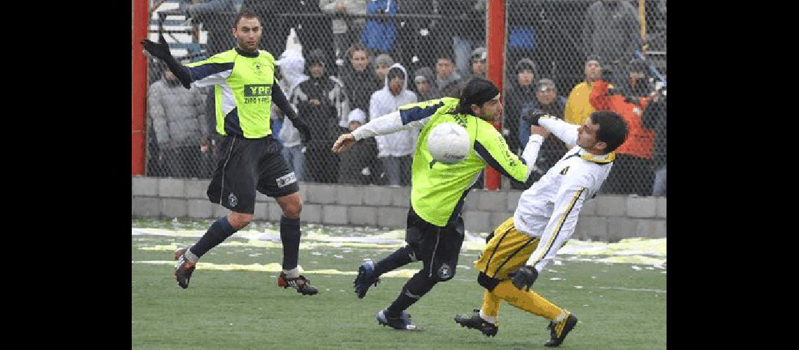 Di Pangrazio en un partido histÃ³rico contra Boca en RÃ­o Gallegos 