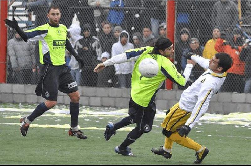 Di Pangrazio en un partido histÃ³rico contra Boca en RÃ­o Gallegos 