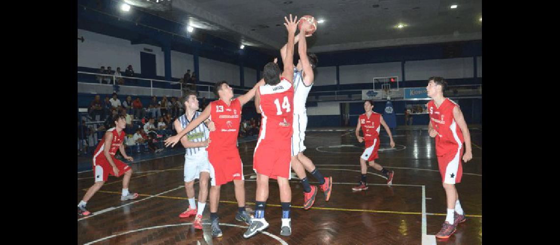 Racing perdiÃ³ como local el pasado jueves ante HuracÃn de Tres Arroyos 