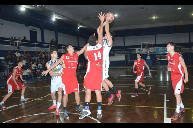 Racing perdiÃ³ como local el pasado jueves ante HuracÃn de Tres Arroyos 