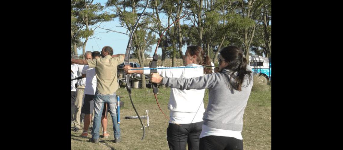 Es un deporte para hombres y mujeres en el que se destaca la camaraderÃ­a 