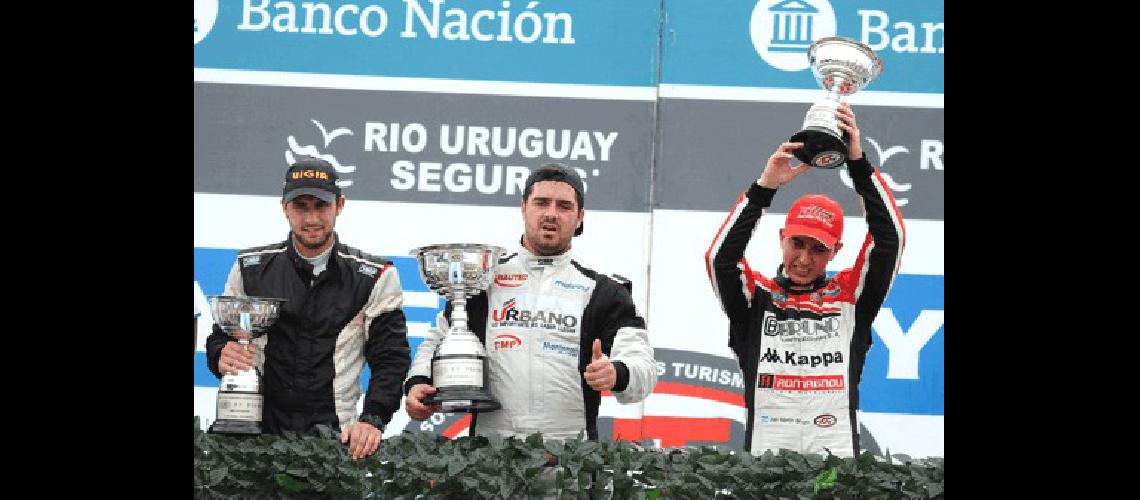 Muchiut Urreta y Bruno el podio del TC Pista en Concordia 