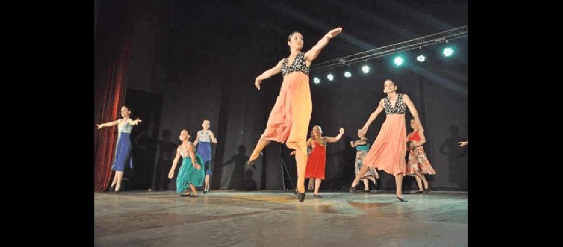 Al igual que el aÃ±o pasado maÃ±ana se desarrollarÃ� el espectÃ�culo Danzas  Danzas II en la Sala de Ingeniero J Newbery 