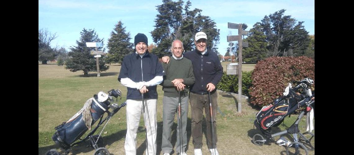 Mauro Vecchio Juan Emilio Incaurgarat y Tato Blando conformaron un equipo en la laguneada 