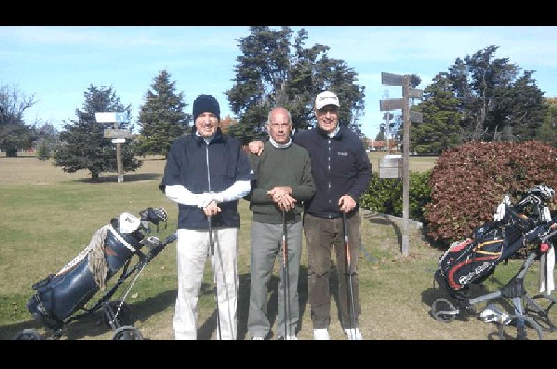 Mauro Vecchio Juan Emilio Incaurgarat y Tato Blando conformaron un equipo en la laguneada 