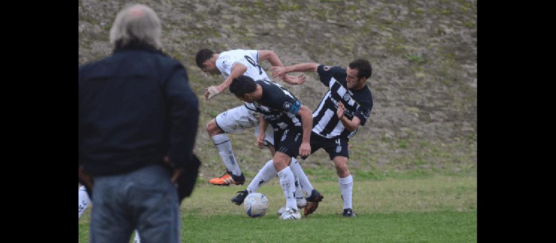 Racing A Club lÃ­der con 19 puntos viene de superar a Estudiantes en el clÃsico 