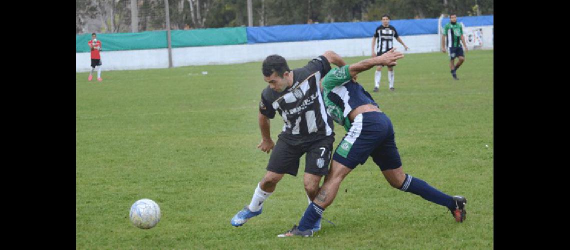 Embajadores y Estudiantes igualaron 1 a 1 en el estadio Clemente Di Carlo 