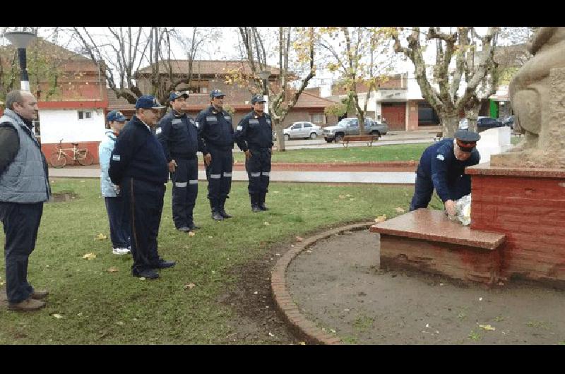 El comienzo de las actividades fue con una formaciÃ³n frente al Cuartel y el toque de sirena 