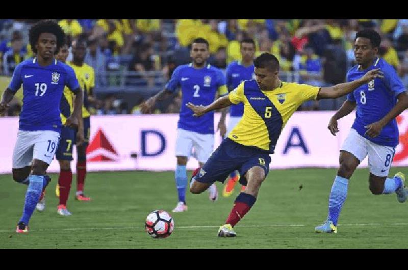 Brasil y Ecuador empataron sin goles en la apertura de su grupo 