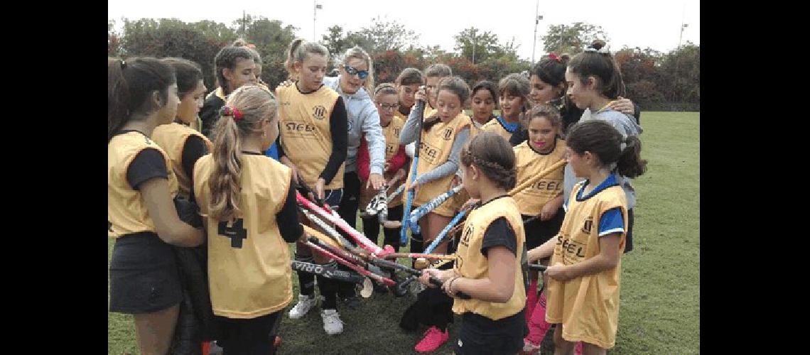 La fusiÃ³n visitÃ³ a Azul Rugby 