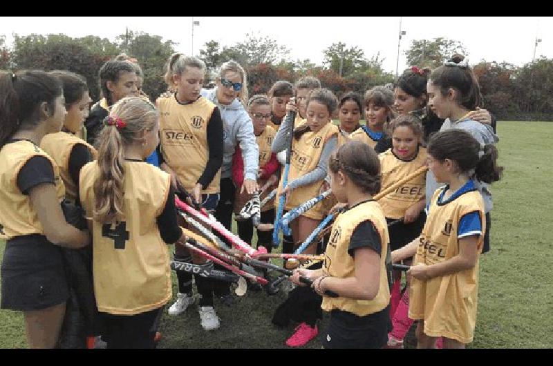 La fusiÃ³n visitÃ³ a Azul Rugby 