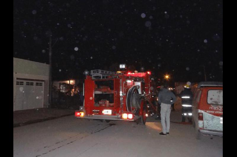 Los Bomberos de La Madrid trabajaron en un principio de incendio 