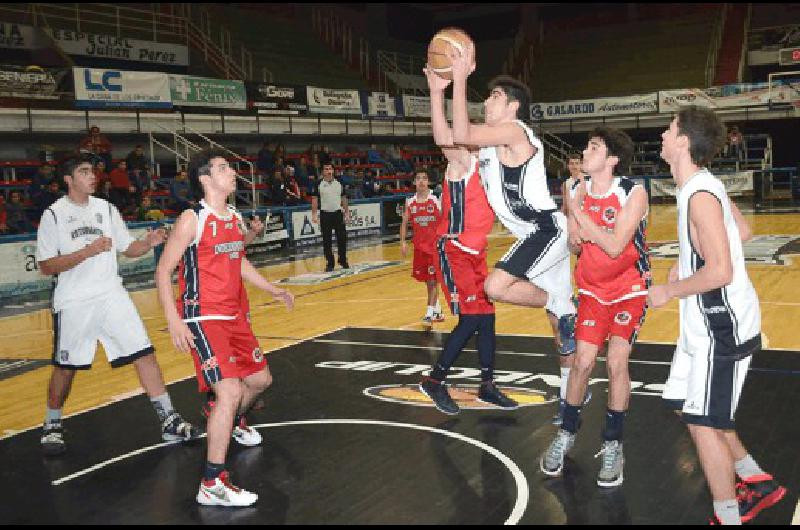 El Bata se coronÃ³ ayer en su reducto frente a los tandilenses 