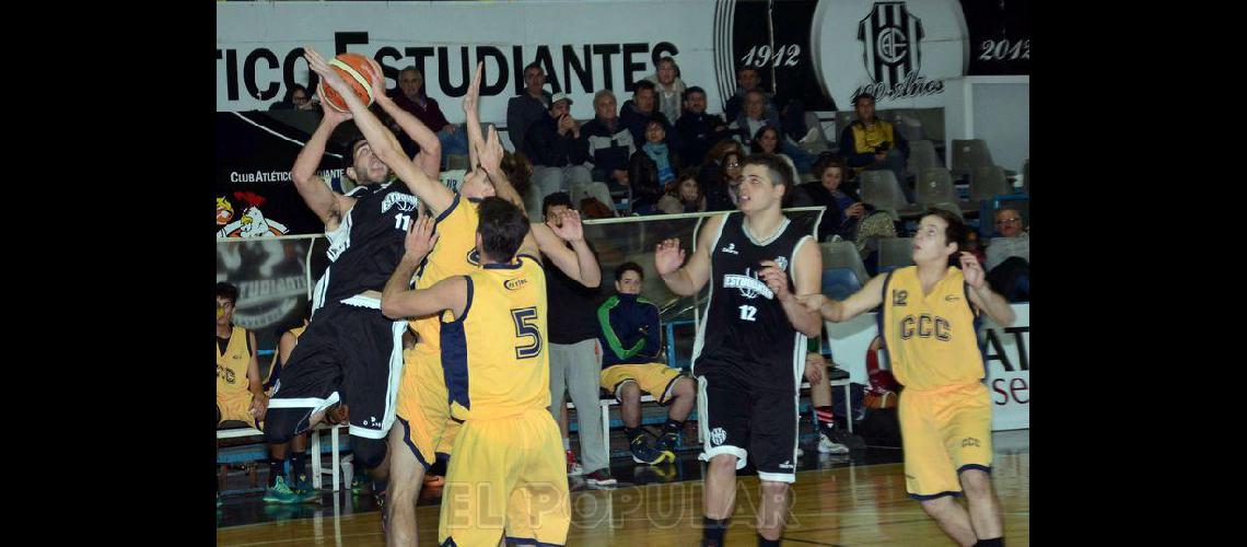 Estudiantes aplastoacute a Ciudad de Campana y forzoacute el tercer juego