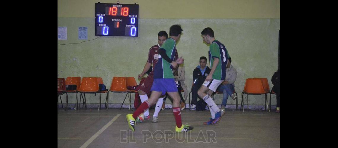 Con seis partidos comenzoacute el torneo de futsal de la Liga