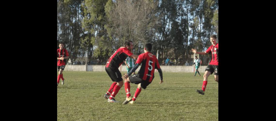 Eccher y un festejo muy esperado por todo Ingeniero que le ganÃ³ 2-1 a Juventud 