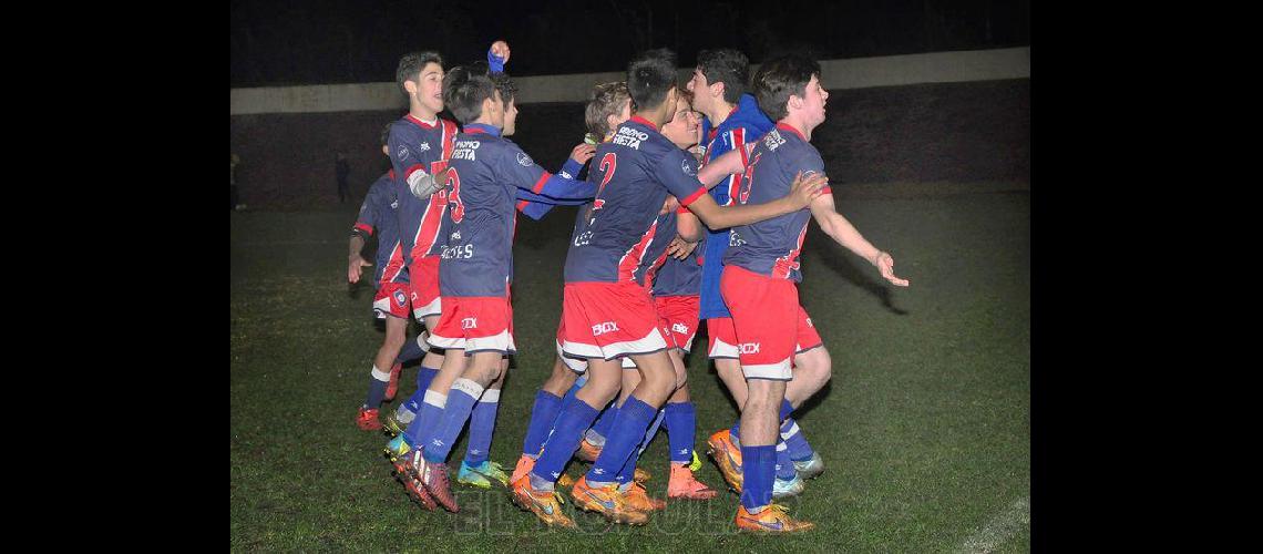 Embajadores x2 y Cadetes campeones