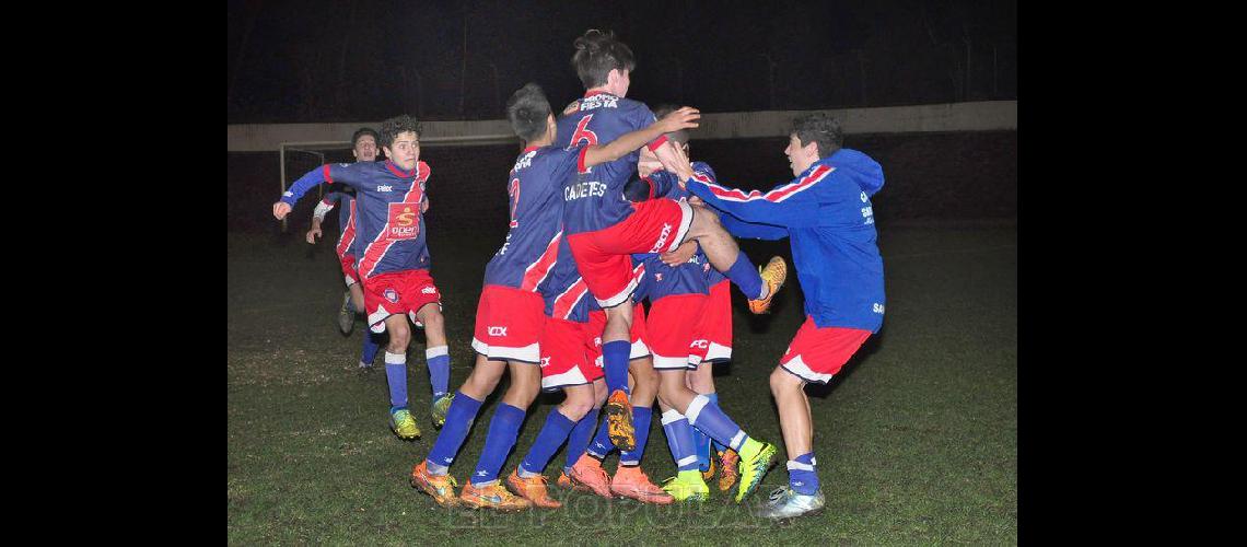 Embajadores x2 y Cadetes campeones