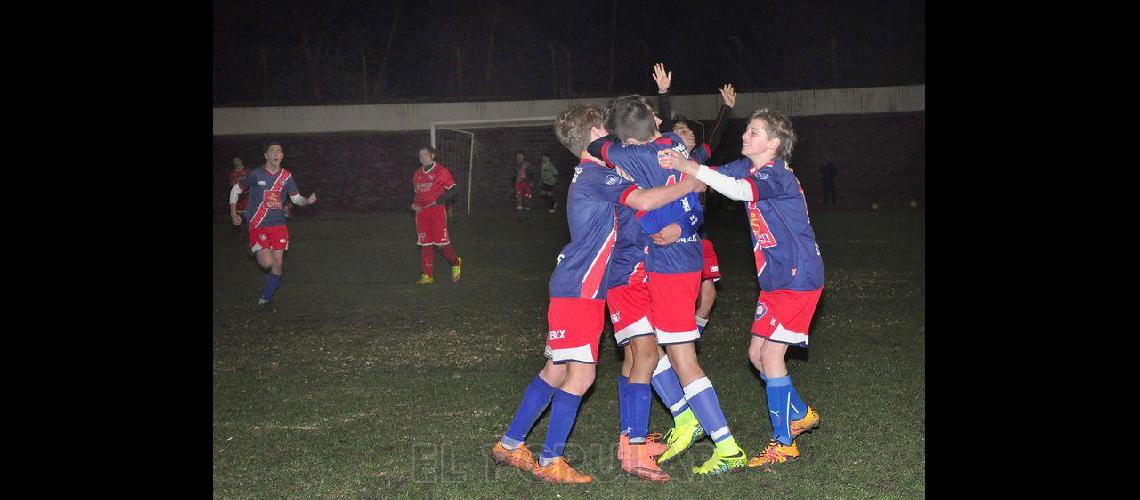 Embajadores x2 y Cadetes campeones