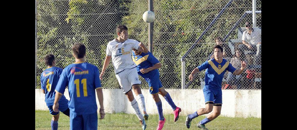 Racing y Lujaacuten se ponen al diacutea