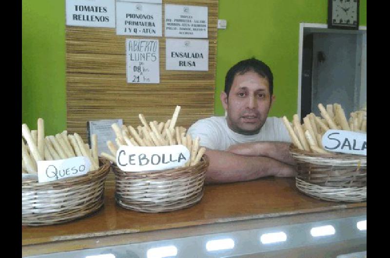 Alberto Aquino en su panaderÃ­a en avenida PueyrredÃ³n y Laprida 