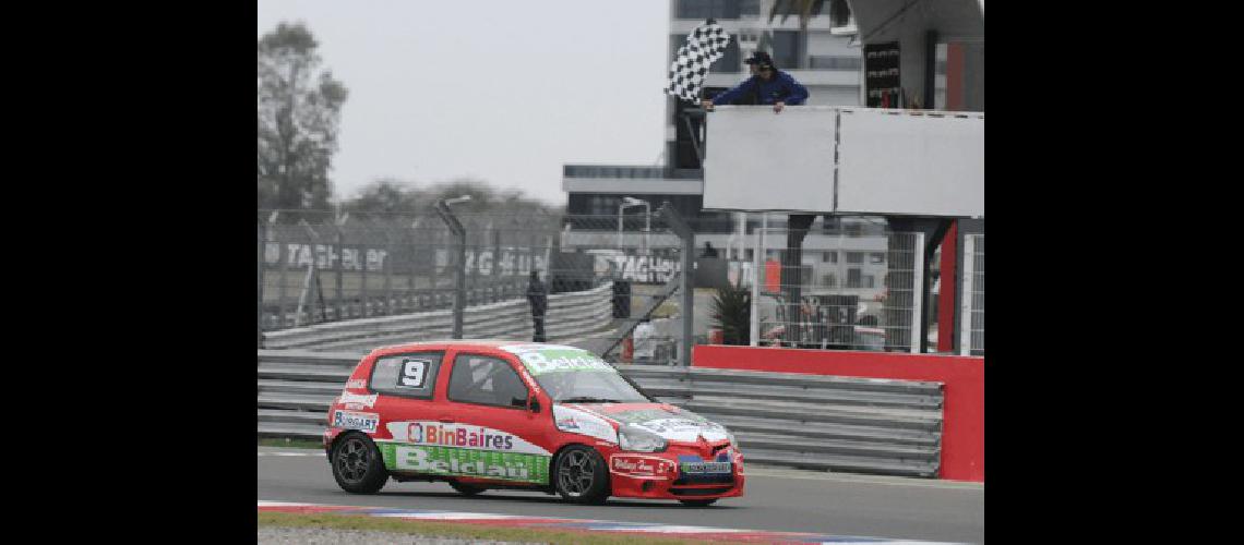 AgustÃ­n Herrera ganÃ³ de nuevo un parcial pero apareciÃ³ el Pace Car por el accidente de Michieletto 