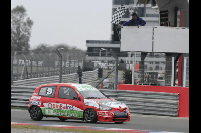 AgustÃ­n Herrera ganÃ³ de nuevo un parcial pero apareciÃ³ el Pace Car por el accidente de Michieletto 