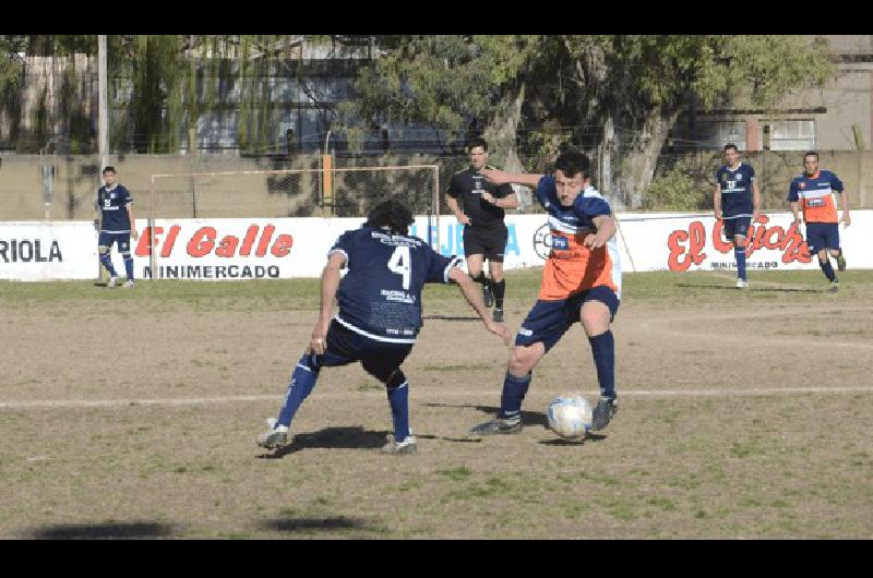 Racing volviÃ³ a sumar de a tres para conservar la diferencia con los escoltas 