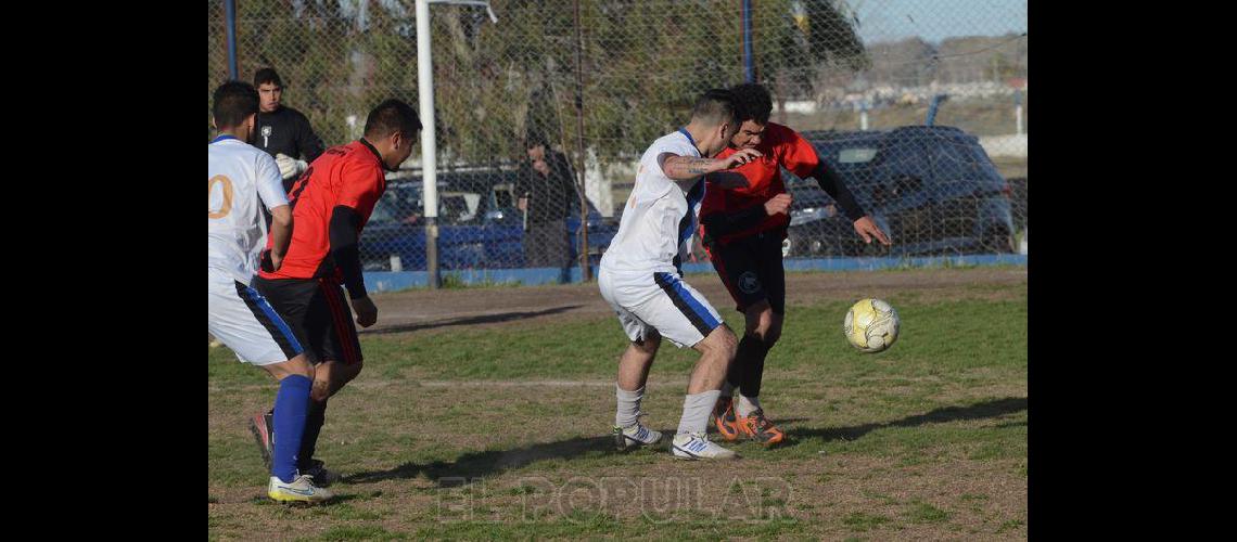 Independiente de Olavarriacutea y Bancario FC campeones de playoffs