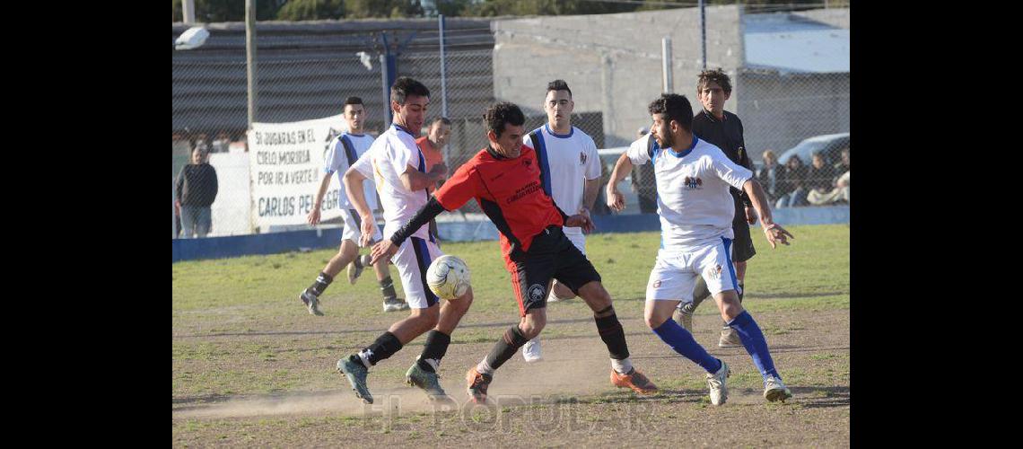 Independiente de Olavarriacutea y Bancario FC campeones de playoffs