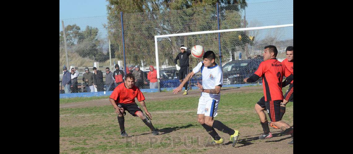 Independiente de Olavarriacutea y Bancario FC campeones de playoffs