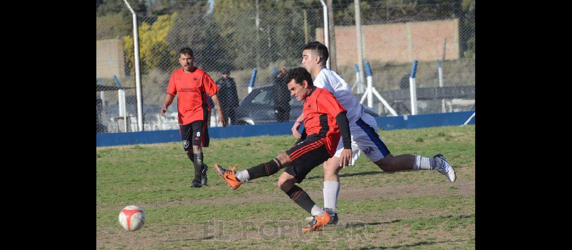 Independiente de Olavarriacutea y Bancario FC campeones de playoffs