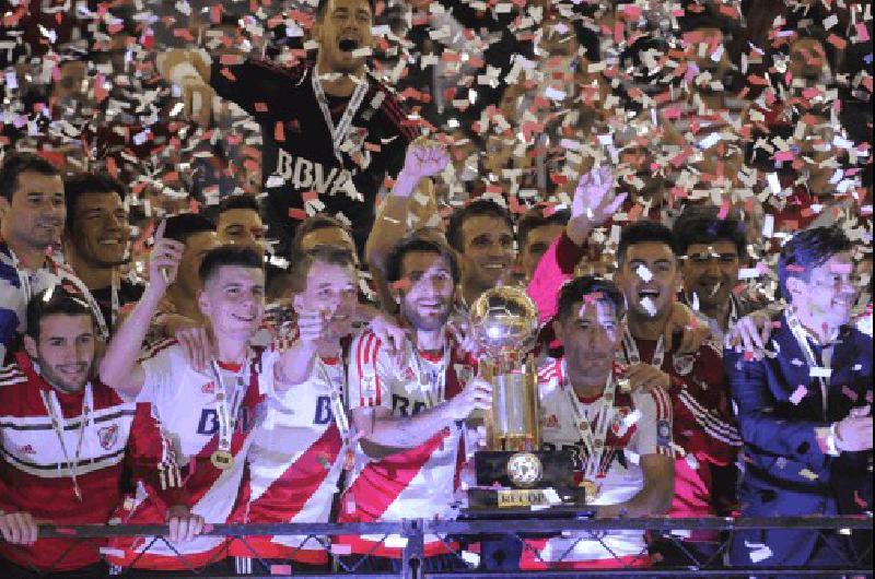 River Plate se quedÃ³ con la Recopa Sudamericana tras vencer a Independiente Santa Fe Otro tÃ­tulo para una Ã©poca de gloria 