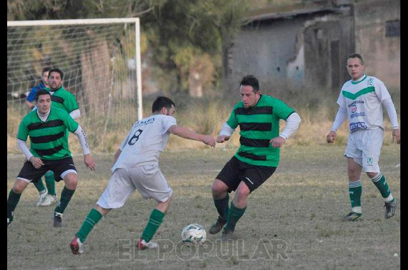 Saacutebado y domingo cada cual atiende su juego