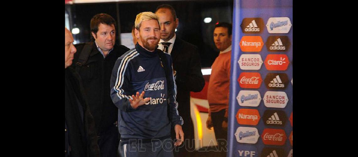 Messi continuacutea con dolores