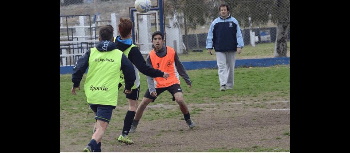 Gualterio Mantovani es el DT de OlavarrÃ­a que solamente tuvo dos entrenamientos 