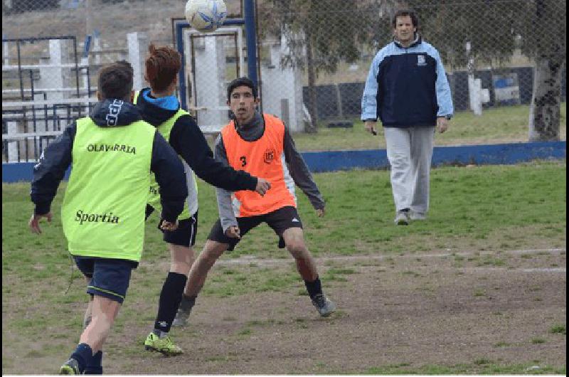 Gualterio Mantovani es el DT de OlavarrÃ­a que solamente tuvo dos entrenamientos 