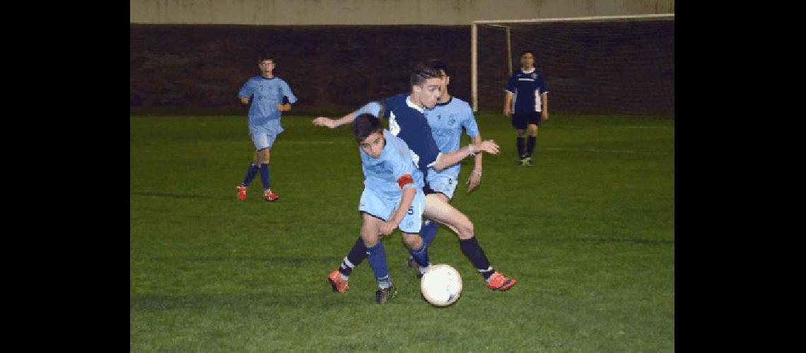 OlavarrÃ­a perdiÃ³ 2 a 1 ante Azul en su primer partido del torneo 