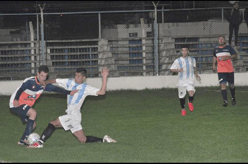 Ferro C Sud y Ferroviario jugaron anoche el duelo pendiente de la segunda ronda 