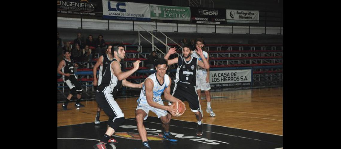 El equipo racinguista de Juan Gatti le ganÃ³ anoche al Bata como visitante 